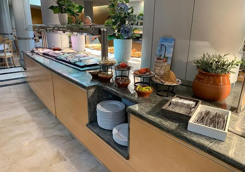 Hotel Rosella كالا مييور 4*,